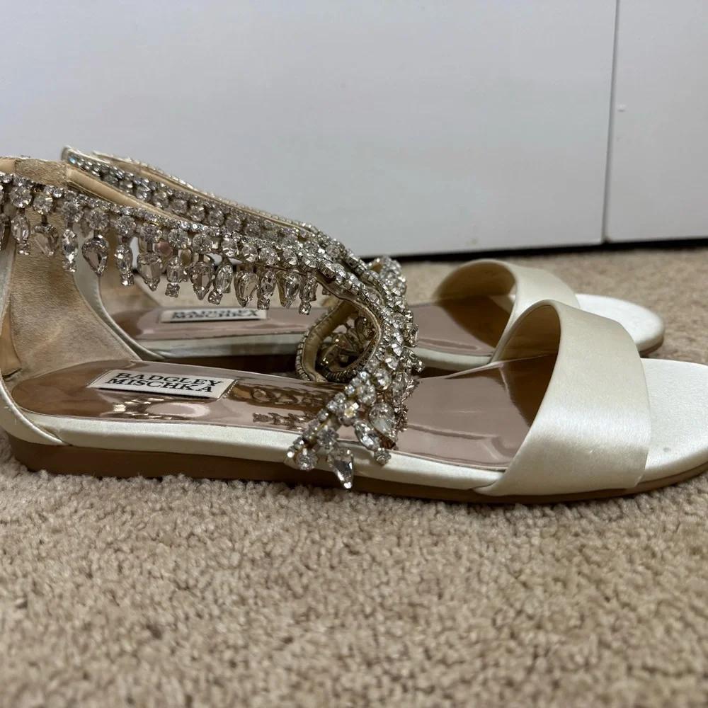 Badgley Mischka Crystal Embellished Ivory Satin Sandals Wedding Formal - Picture 10 of 12